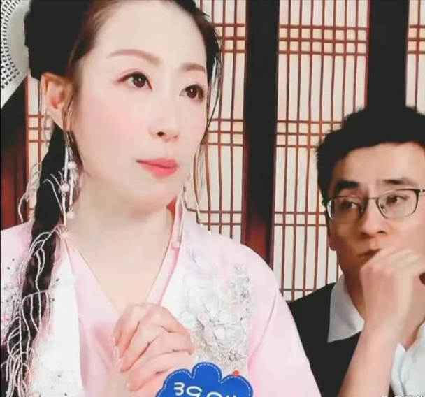 周星驰是她老板跟任泉是荧幕cp出道20年自我评价已过气