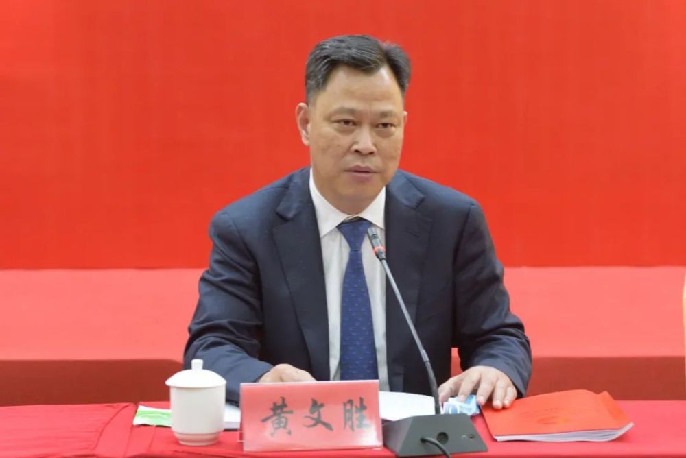 值得一提的是,黄文胜曾在泉州两个县区担任"一把手.