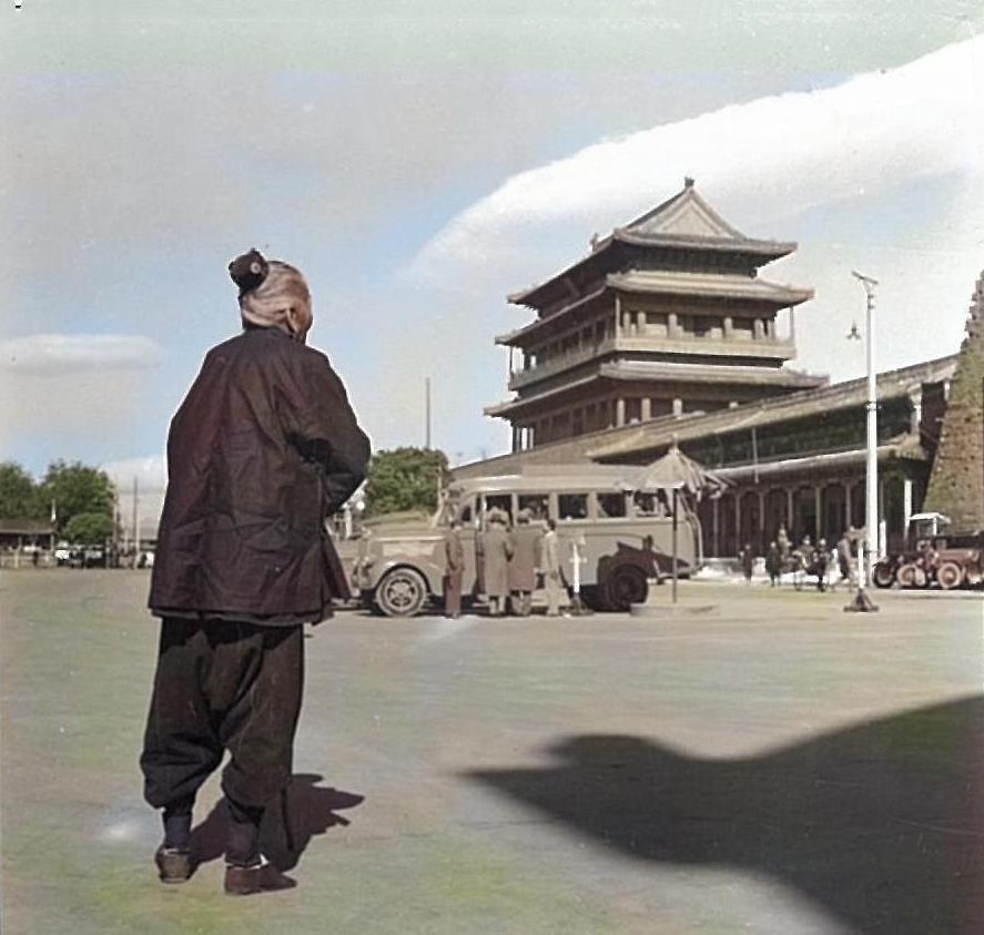 北京老照片：1939年3月，正阳门前看鬼子照相的老奶奶2021年高职扩招报名网站