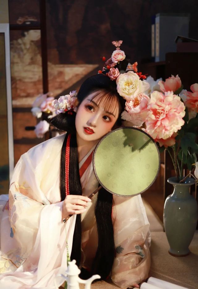 短篇:花间酒,人间月