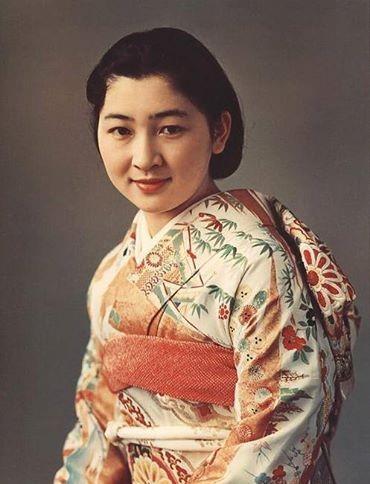 日本平民皇后美智子到底有多美身着传统和服尽显端庄优雅
