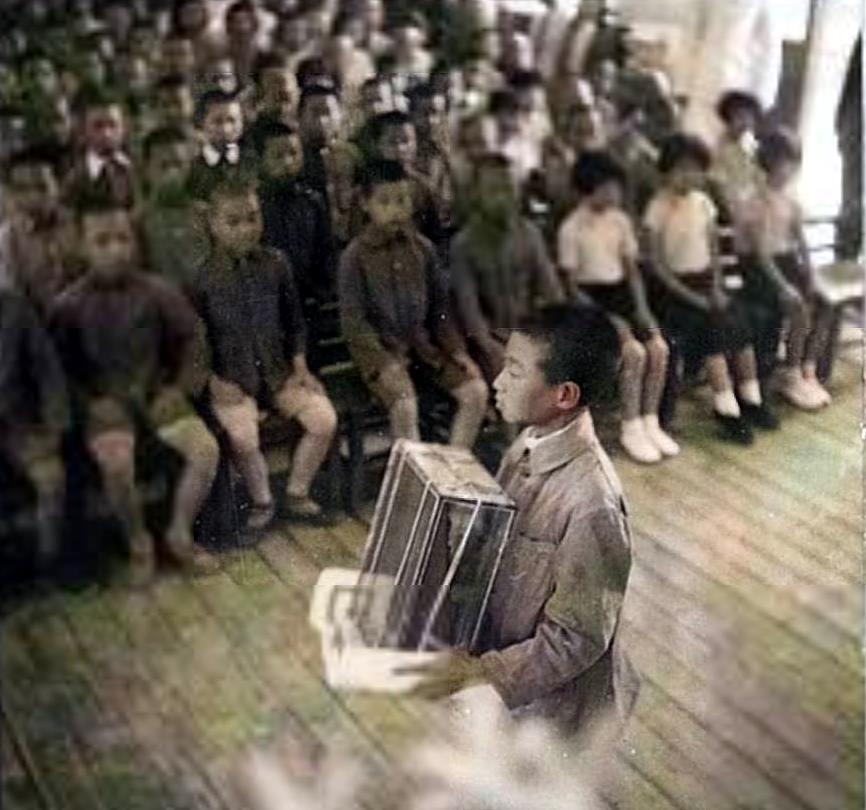 1941年6月，北京东城扶轮小学毕业典礼上的孩子们培训机构如何避免生源流失