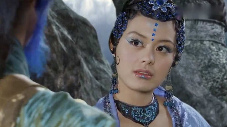 青蛟魔王妖娆可爱,性格也很跳脱,她曾和孙悟空结义,并为了他敢于和