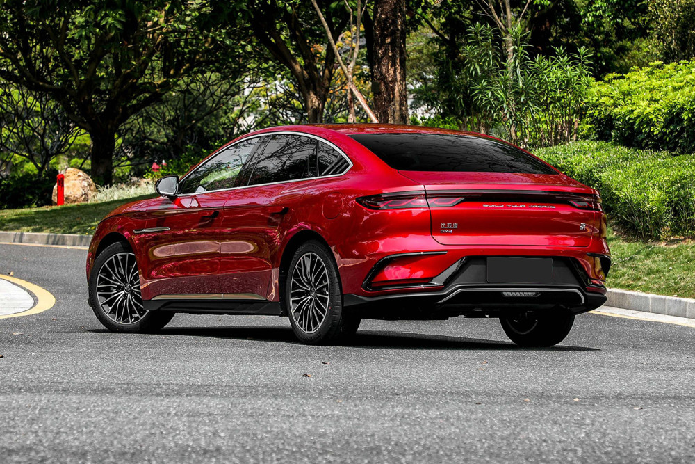 续航可达1300km油耗仅42l比亚迪汉dmidmp预售2168万起