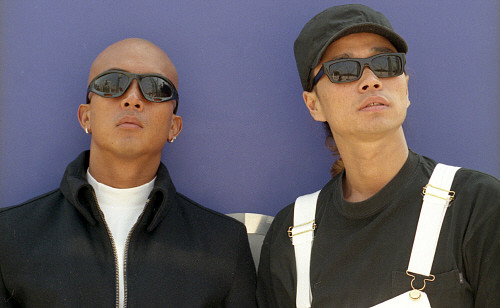 九十年代韩国有个非常火的团体叫"酷龙".