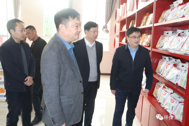 赵宏宇一行先后来到郾城区小帅才食品有限公司,新盛热力有限公司,新旺