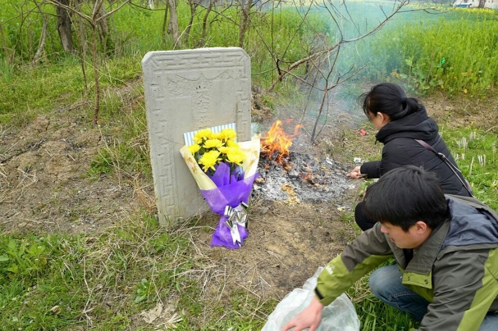 清明節在我國古代也叫行清節,三月節,掃墓節;我國傳統的清明節大約