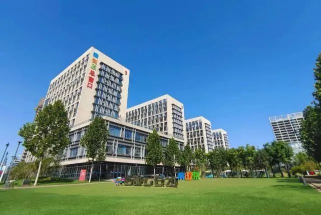 西安gdp_2022年陕西各市GDP:西安增速垫底,榆林、延安抢眼,安康第8