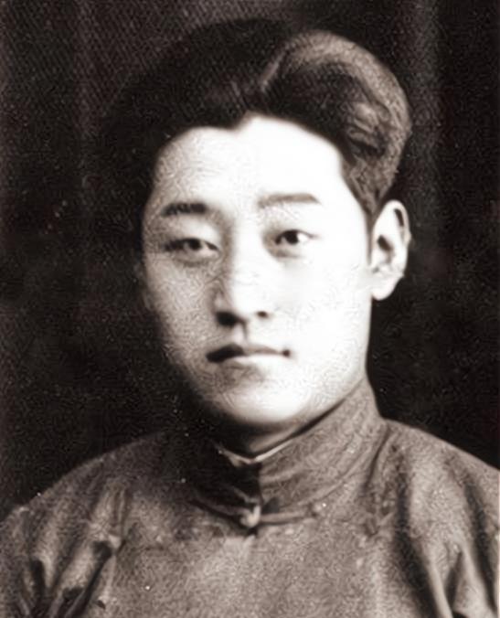 "校方开明,迅速同意了他的休学申请,并叮嘱