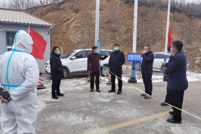 县人大常委会副主任王英石到吉洞峪满族乡督导疫情防控工作