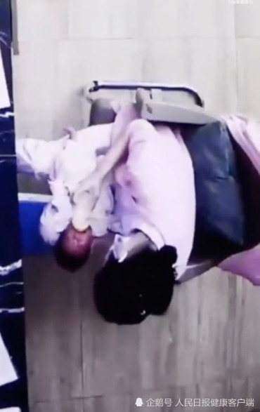 育婴师排行_被育婴师虐待婴儿身上做了2个支架家属发声