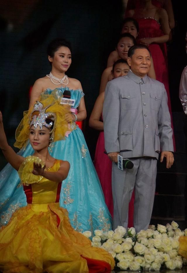 当天,特型演员黄凯,刘怀正,刘锡田等人受邀在美国华盛顿访问,也就是