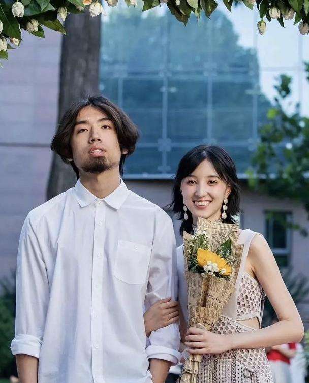 女生男相显高级华晨宇的绯闻女友王悦伊她的五官太优越