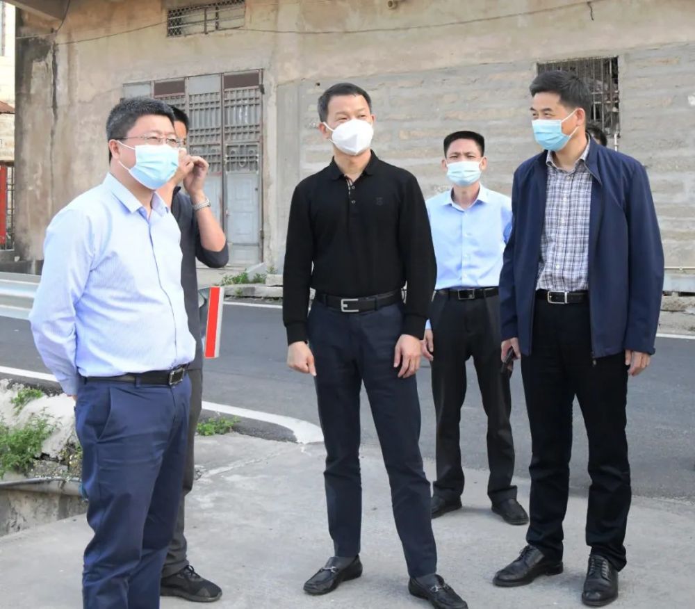 县领导陈宗德,李育杯,雷小全等参加.