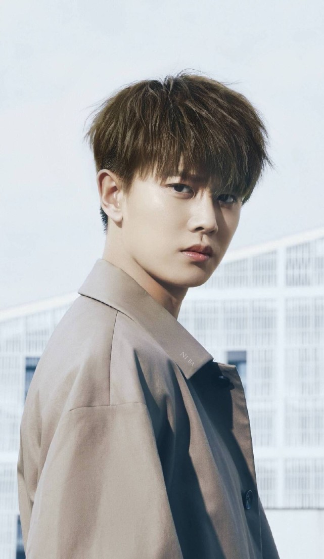 10张必收藏的任嘉伦高清手机壁纸