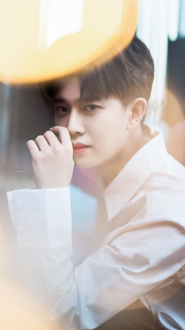 10张必收藏的任嘉伦高清手机壁纸