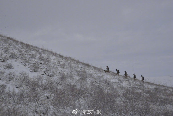 三月，边防军人踏雪巡边新编人教语文五年级上