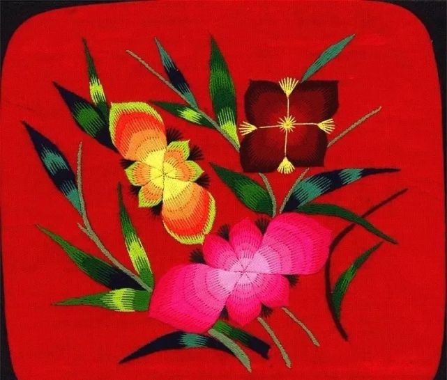 上述的两点,决定了陇绣在艺术效果上的厚重,大气,完