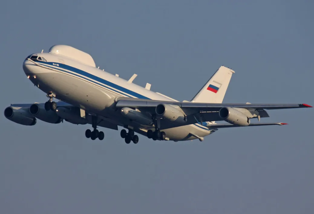 “欧盟高官”威胁中国？飞机结冰可能造成的危险