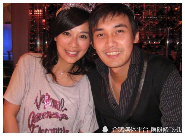 张铎才发现,原来她的内心住着一个小女孩,一下拉近了彼此之间的距离.