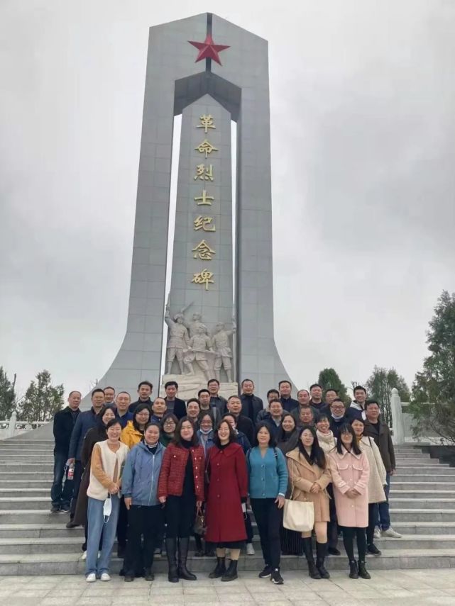 潜江市文昌高级中学:追寻红色印迹 激扬爱教情怀