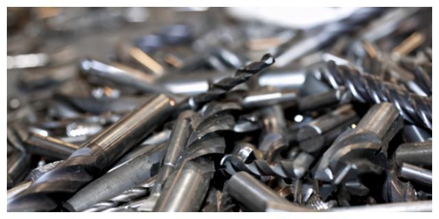 比核武器还强一根钨金棒速度超9马赫中国抢先美国一步攻克