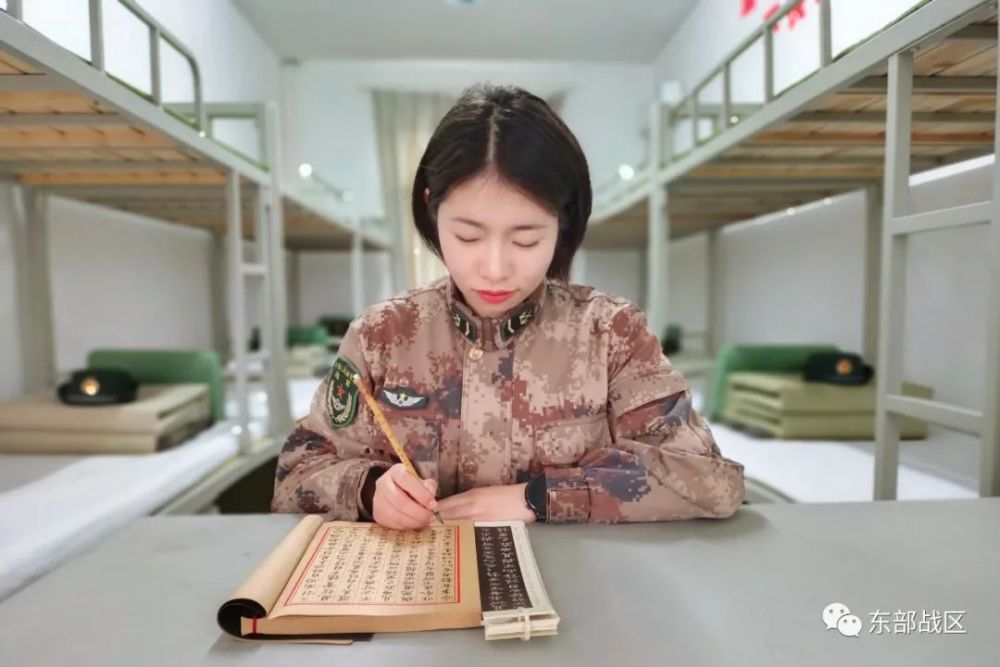 原来你们是这样的新训女兵班长