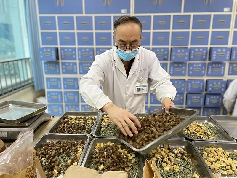 由北京中医医院院长刘清泉制定的新冠预防代茶饮来啦！000665武汉塑料