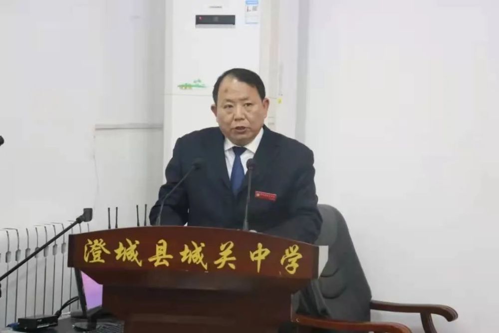 城关风采澄城县城关中学副校长袁黎昌在20212022学年度下学期第六周