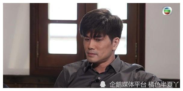 而钟嘉欣则是当家花旦,所以钟嘉欣的人气也是相当高,而伍允龙在电视圈