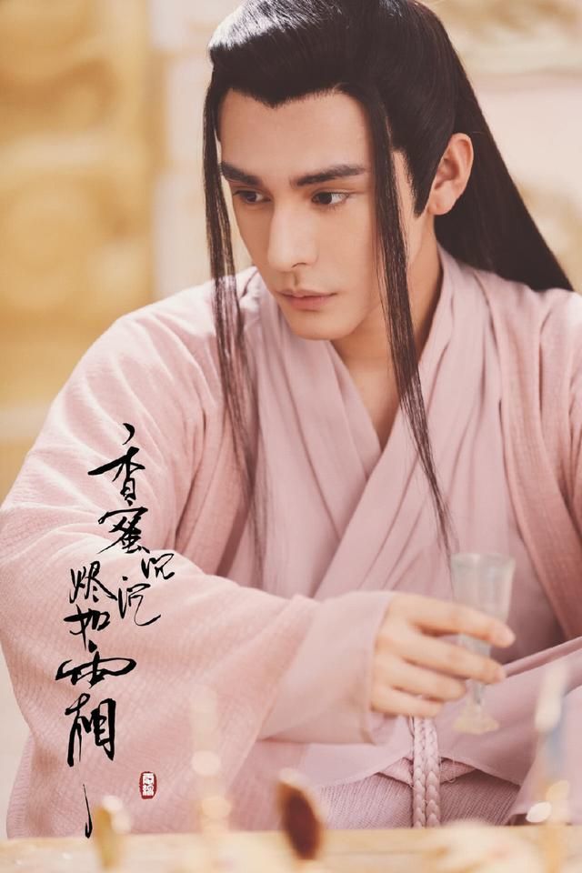 林皓洋被质疑整容,从网红脸变阳光型男,网友调侃:仿