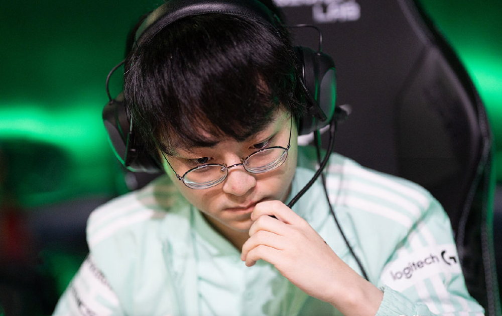 纵观百家争鸣的lck赛区,dk(前身dwg)曾经是最具压制力的豪门,有canyon