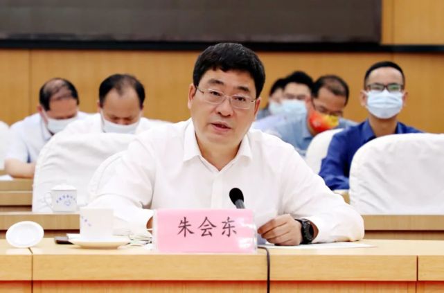 朱会东在新冠肺炎疫情防控工作电视电话会议上强调:从严从紧落实各项