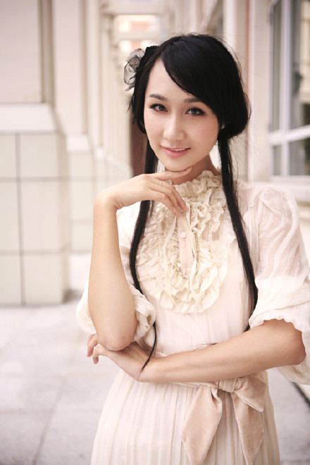 翟煦飞曾是金甲战士女主25岁嫁给雷佳音婚后淡出荧屏