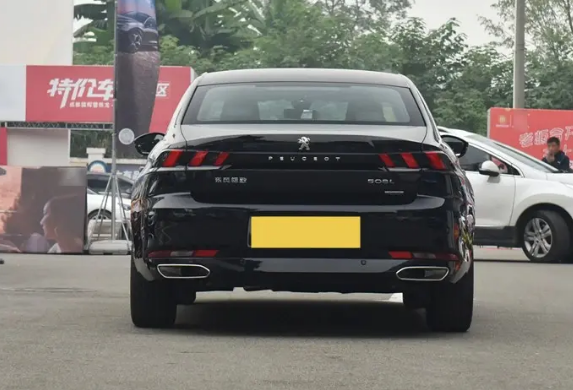 从产品力角度,我们很难挑出标致508l的毛病,在标致2022款508l的前脸