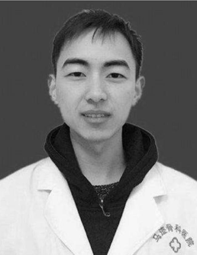 疫情再次来袭,吹哨人李文亮去世2年,他的妻儿还好吗?