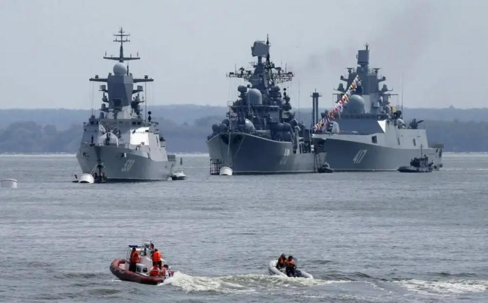 俄乌新一轮谈判前夕，乌军打死俄黑海舰队副司令，普京上当了嘻哈帮街舞视频