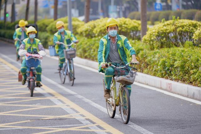 深圳市城市管理和綜合執法局多措並舉,劉玉明和羅小旭等環衛工人,綠化