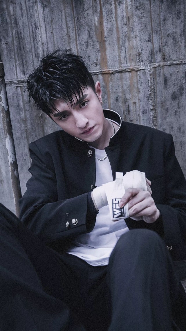 网传,金瀚新剧《甜小姐与冷先生》开机,女主曾主演《青春无季》