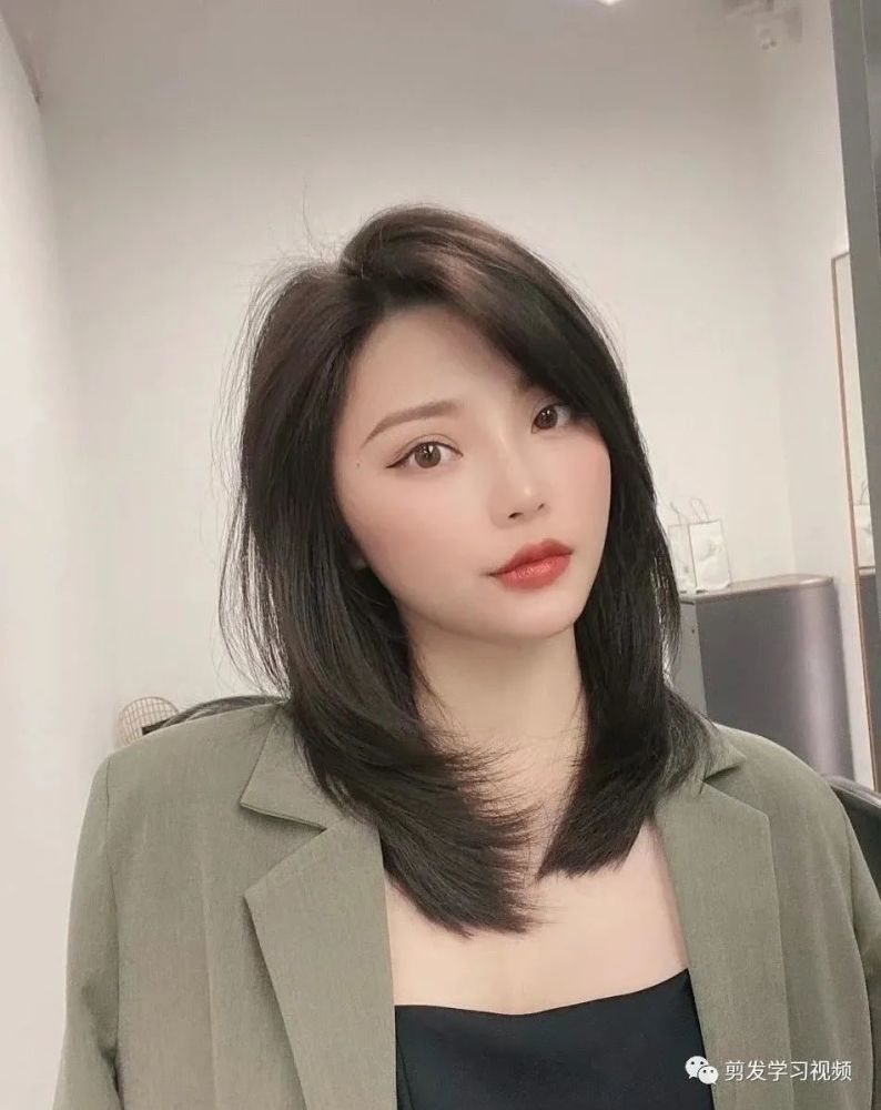 "初恋内扣锁骨烫"春天烫,减龄又好看!_腾讯新闻