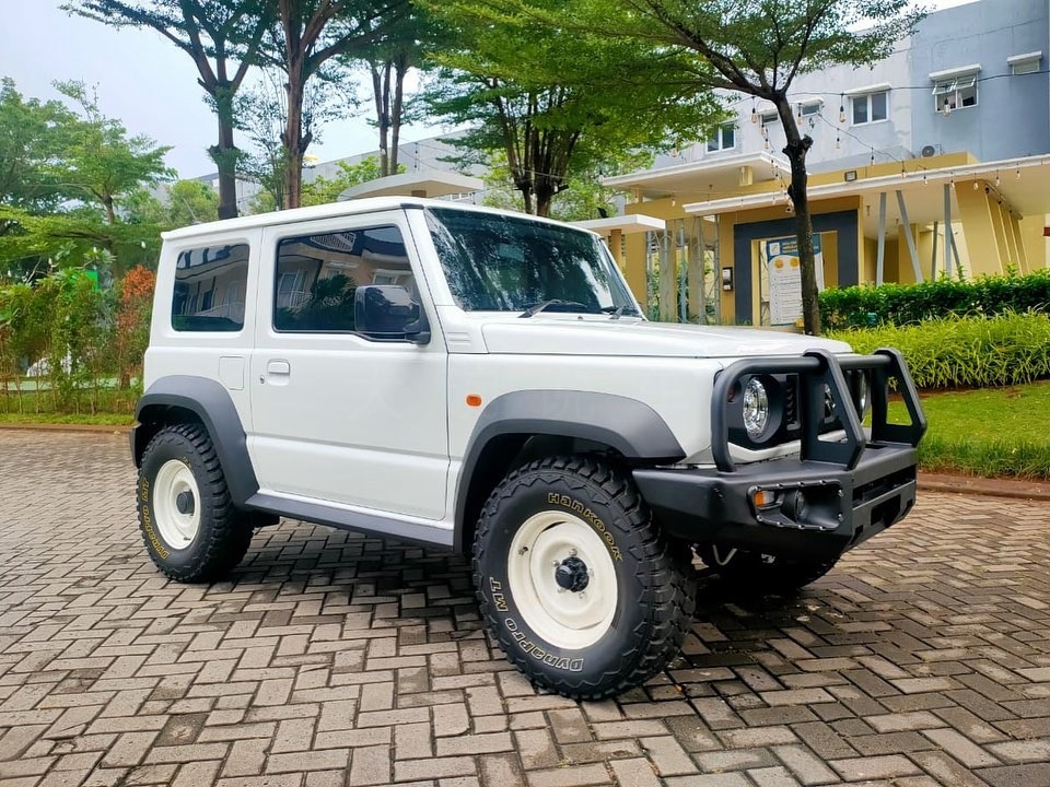 全新铃木吉姆尼有望二进宫出厂配加强筋售价或高达30万