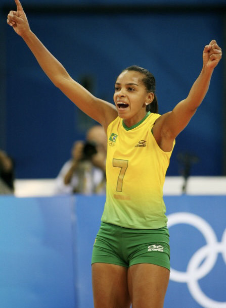 巴西女排传奇二传手奥运五朝元老弗法奥入选巴西奥委会名人堂