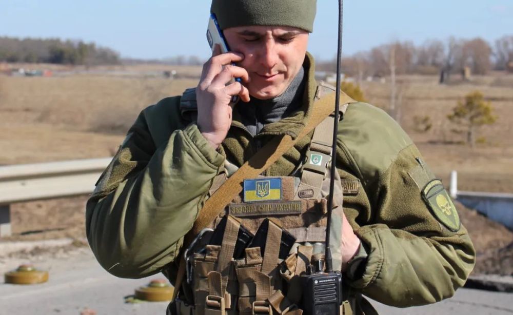 手机"由于两国的基层士兵都大量依赖十分廉价的民用对讲机进行通讯