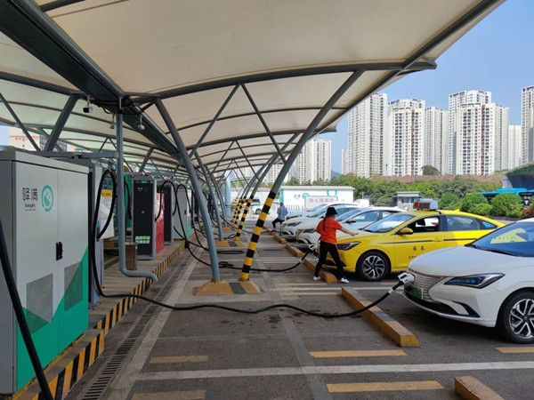 南岸区50个公交充电桩向社会车辆开放