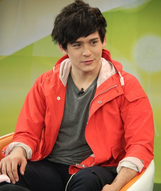 倪安东管罄高调官宣结婚,台媒嘲讽:小三终于扶正了!