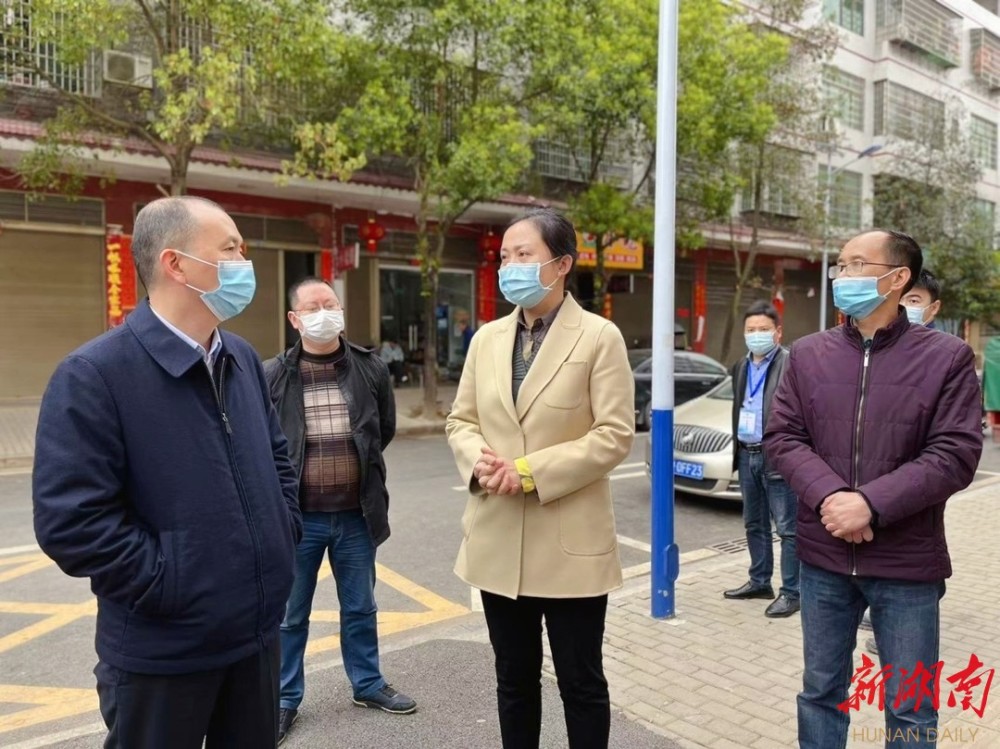 祁东县委副书记魏春生一行到归阳镇第二中心小学督导疫情防控工作