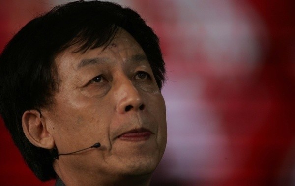 易中天听到直接回答道:我们两个人都是男的.