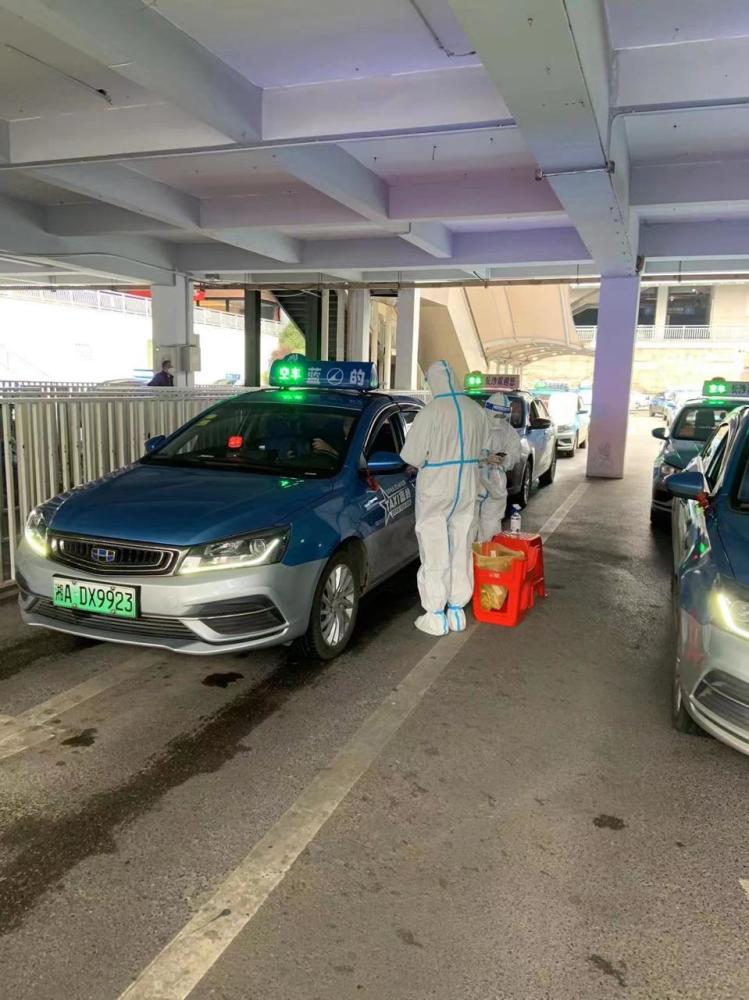 长沙全市出租车驾驶员集中进行核酸检测_腾讯新闻