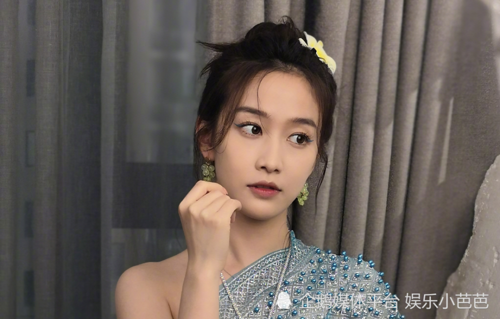《巴啦啦小魔仙》"严莉莉"刘美含现身北大研究生复试!_腾讯新闻