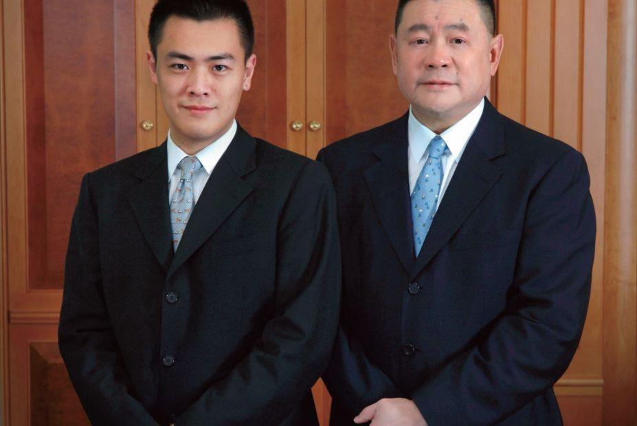 刘銮雄长子宣布再婚小10岁女友出身平凡不介意当3个孩子后妈